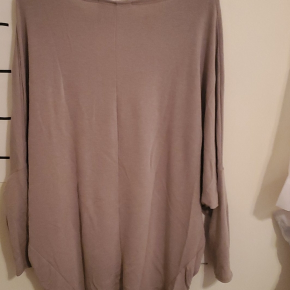 Top - Picture 7 of 8